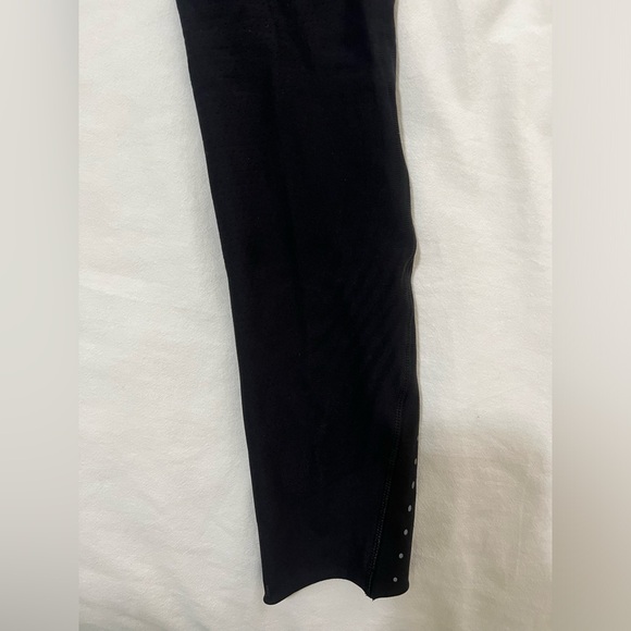Lululemon black leggings - Picture 6 of 7